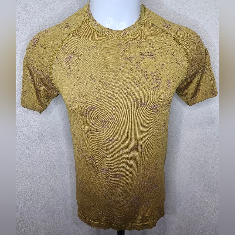 Lululemon Men's Metal Vent Tech Short-Sleeve shirt  Small